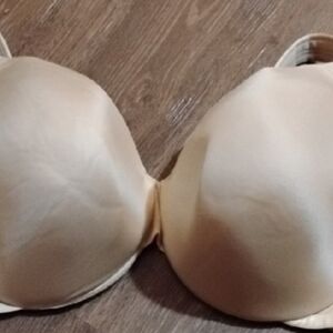 42 DD Cacique Smooth Lightly Lined Full Coverage  Cream Women's Bra